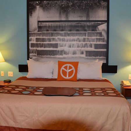 Super 8 By Wyndham Austin/Airport South Hotel Luaran gambar