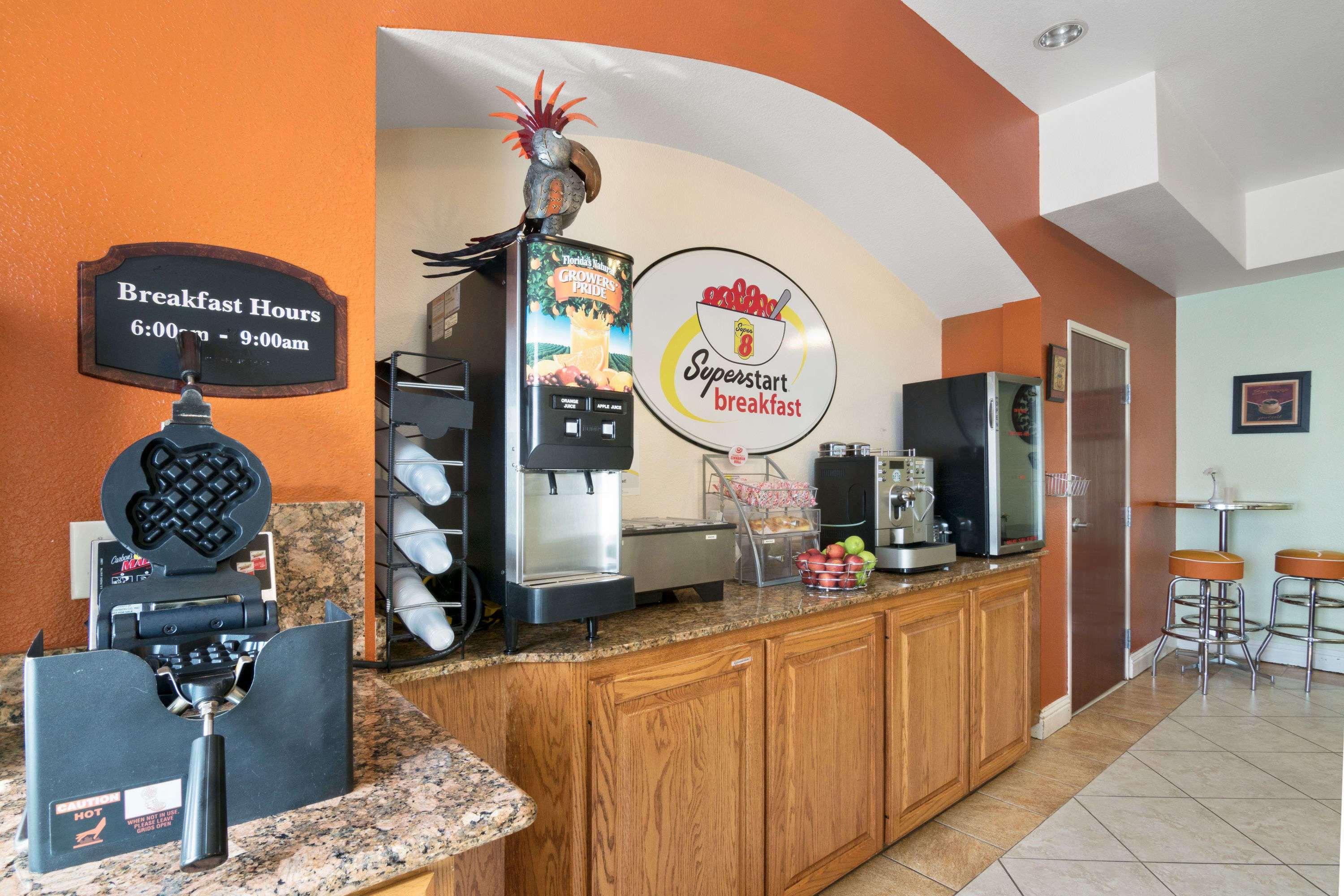 Super 8 By Wyndham Austin/Airport South Hotel Luaran gambar