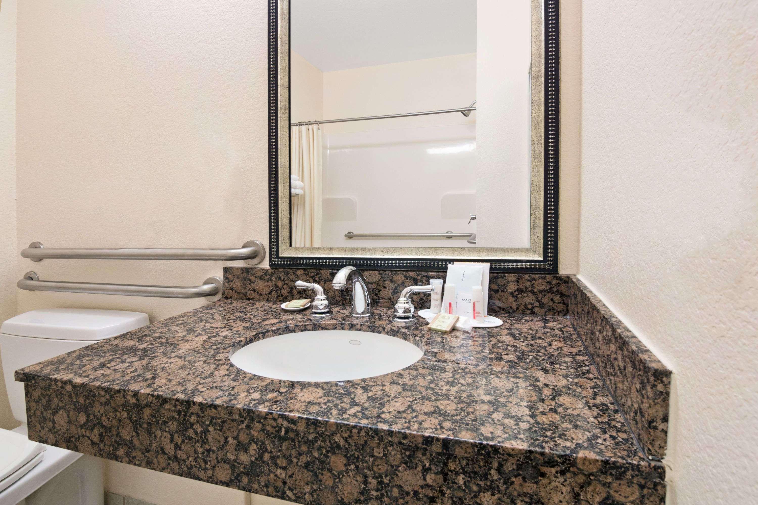 Super 8 By Wyndham Austin/Airport South Hotel Luaran gambar