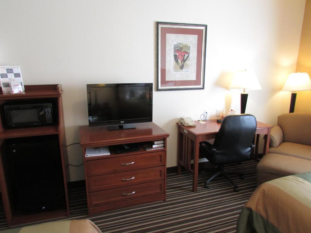 Super 8 By Wyndham Austin/Airport South Hotel Bilik gambar