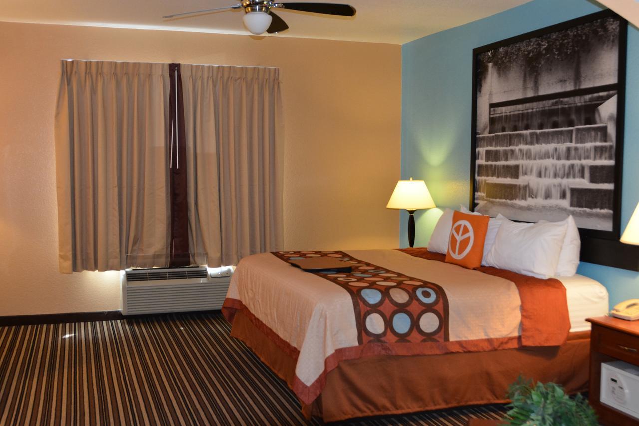 Super 8 By Wyndham Austin/Airport South Hotel Luaran gambar