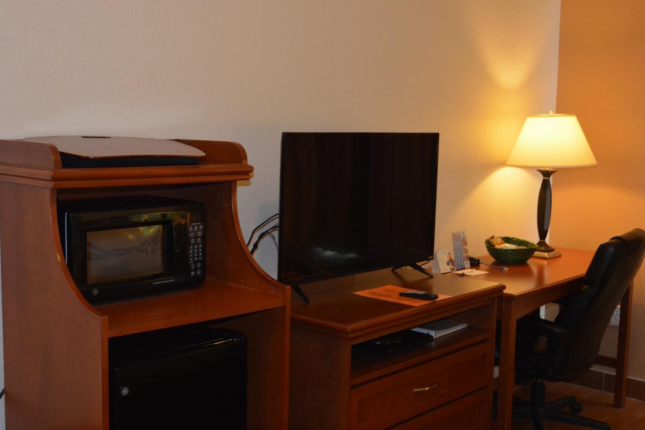 Super 8 By Wyndham Austin/Airport South Hotel Luaran gambar